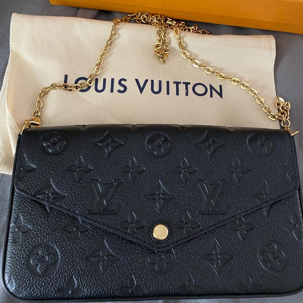 Felicie Pouchette GM purse with two wallets